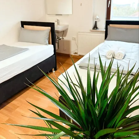 Sali Homes K39 Monte-Carlo -Spacious 6-Bedroom Apartment With Terrace And Garden Views In Bayreuth Ideal For Groups Exterior photo