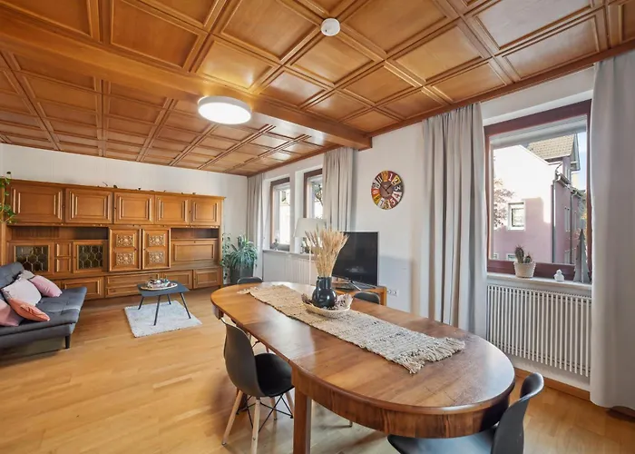 Sali Homes K39 Monte-Carlo -Spacious 6-Bedroom Apartment With Terrace And Garden Views In Bayreuth Ideal For Groups