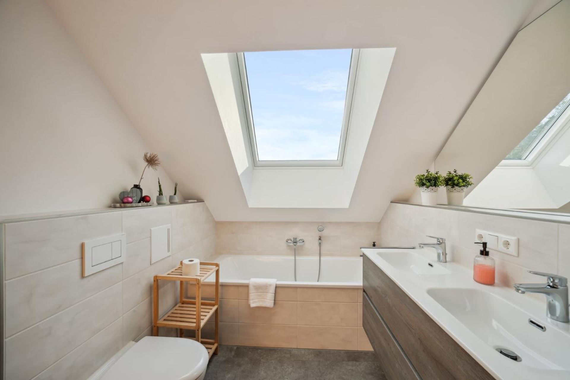 Apartment Sali Homes K39 Monte-carlo -spacious 6-bedroom With Terrace And Garden Views In Ideal For Groups